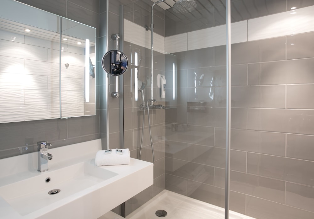 Mercure Bordeaux Aeroport Hotel 68/69