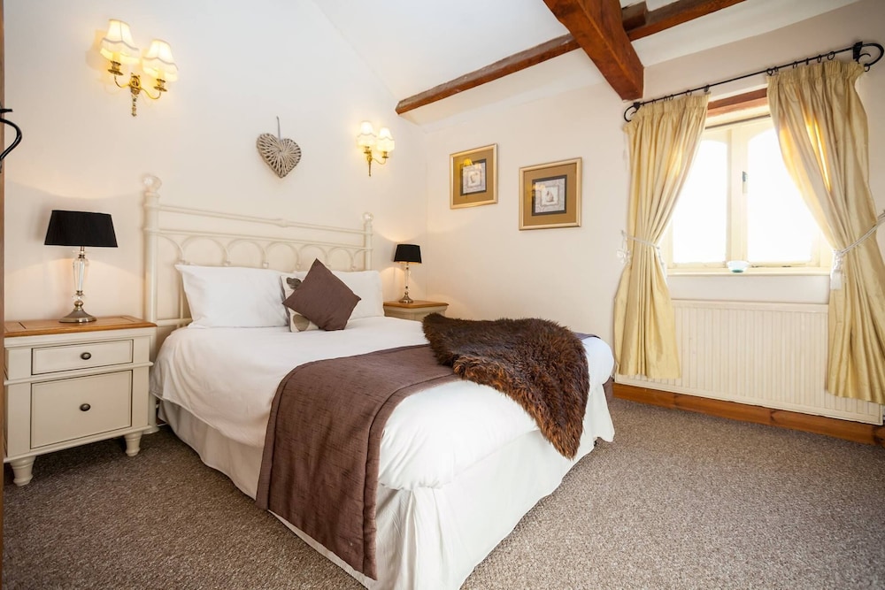 GRAND, FAMILY, COTTAGE, GARDEN VIEW, PRIVATE BATHROOM