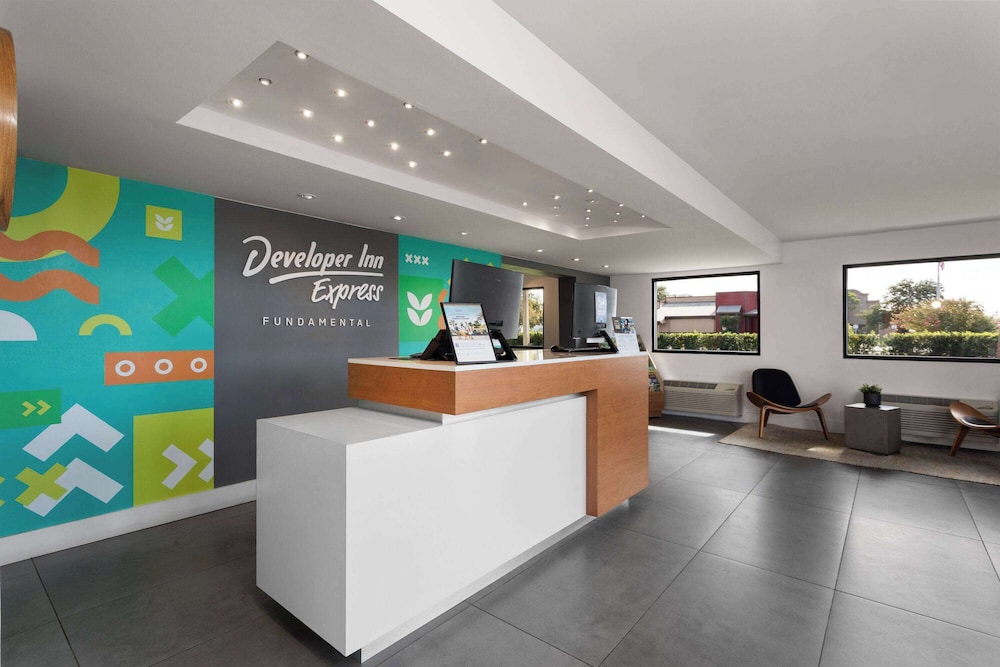 Travelodge by Wyndham Orlando Lake Buena Vista South 7/33