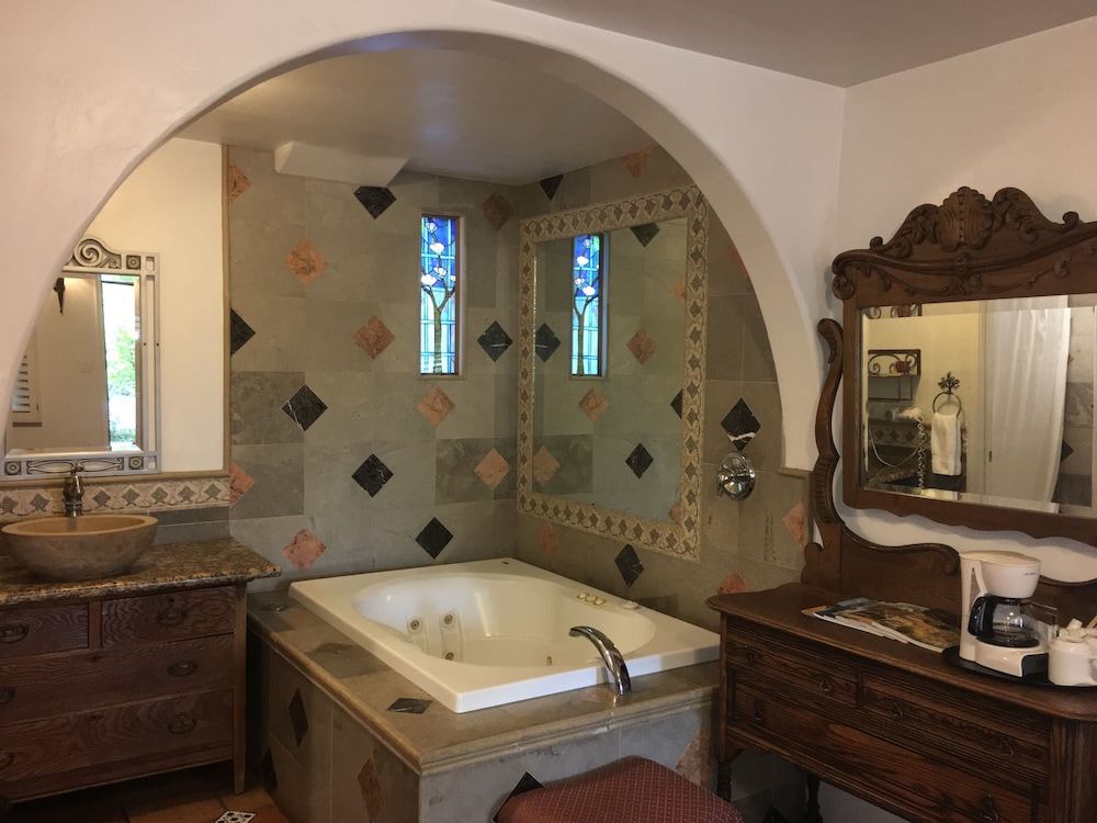 Chantico Inn 31/70
