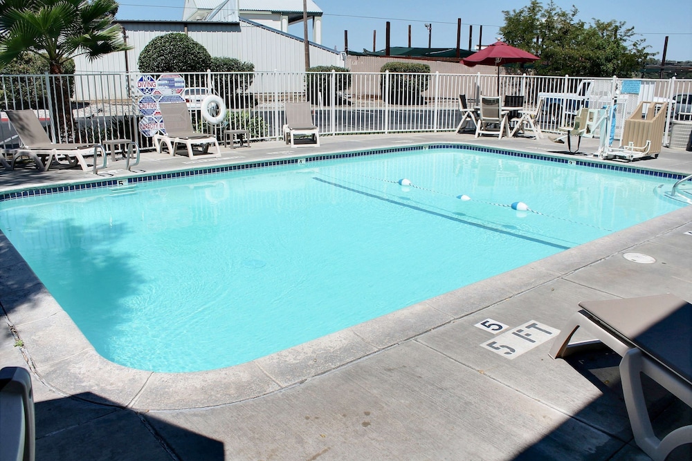 Motel6 Atascadero, CA 31/42