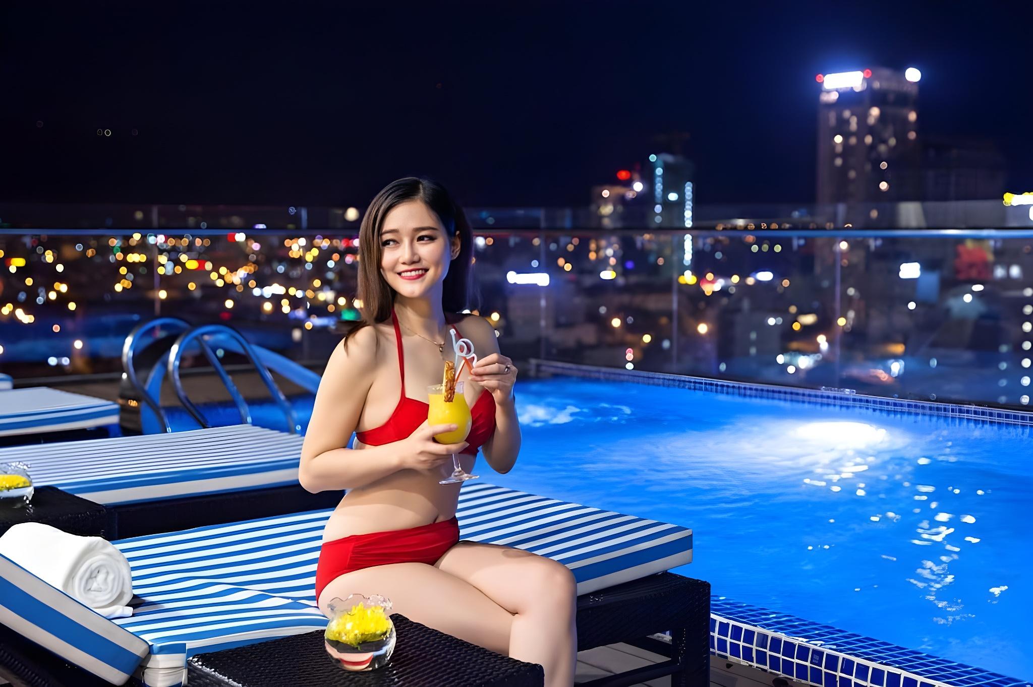 Diamond Beach Hotel 43/47