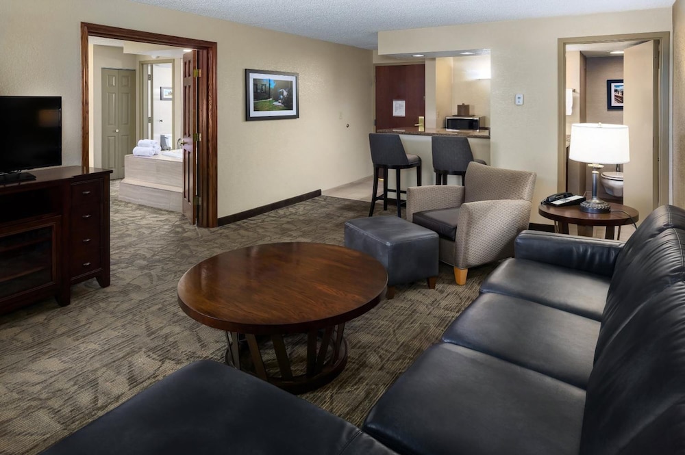 Bismarck Hotel and Conference Center 23/50
