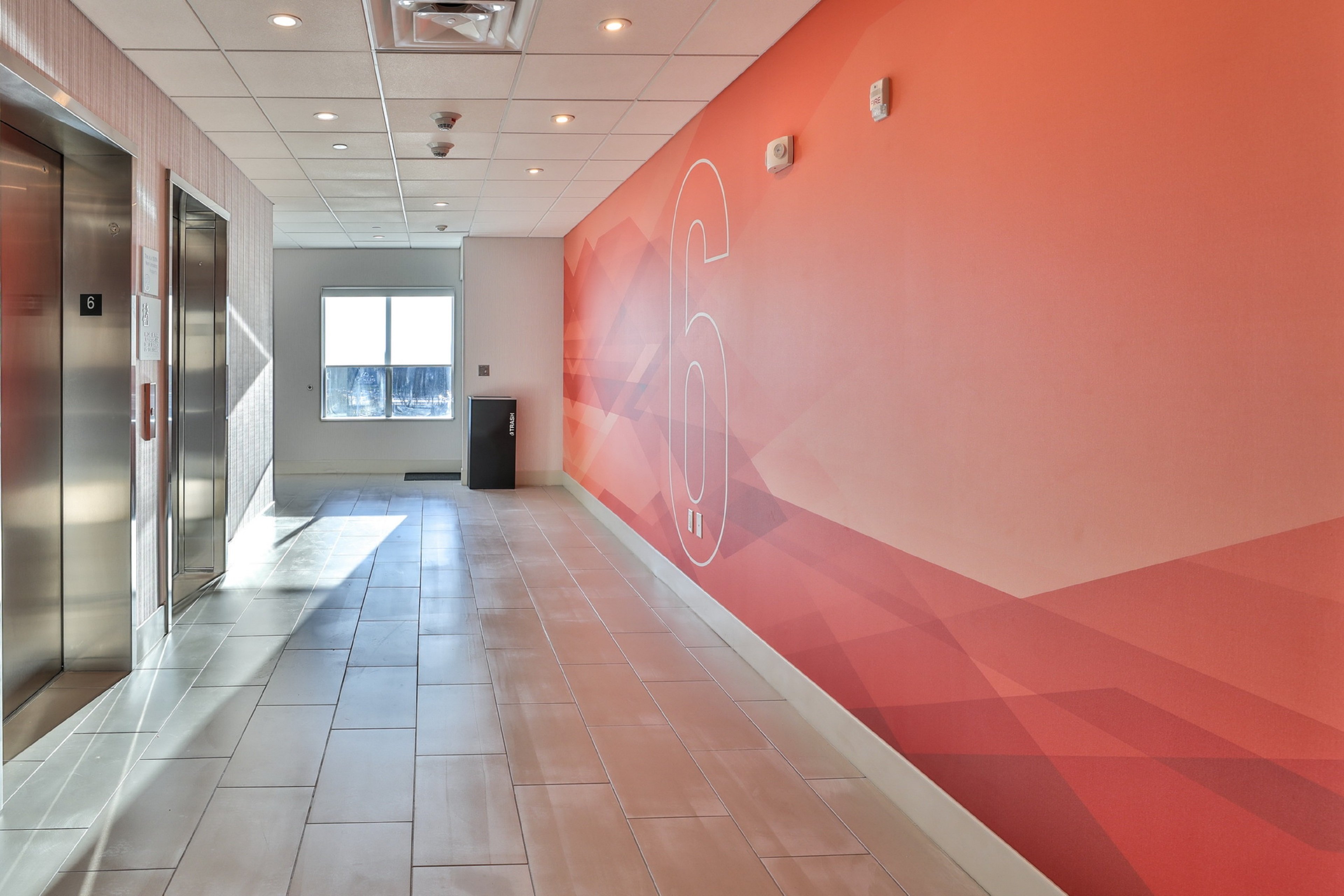 Holiday Inn Express & Suites Nashville Metrocenter Downtown 63/64
