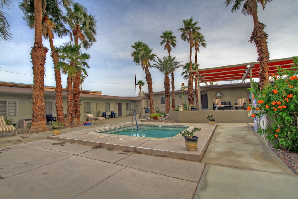 Lido Palms Resort & Spa 1/16