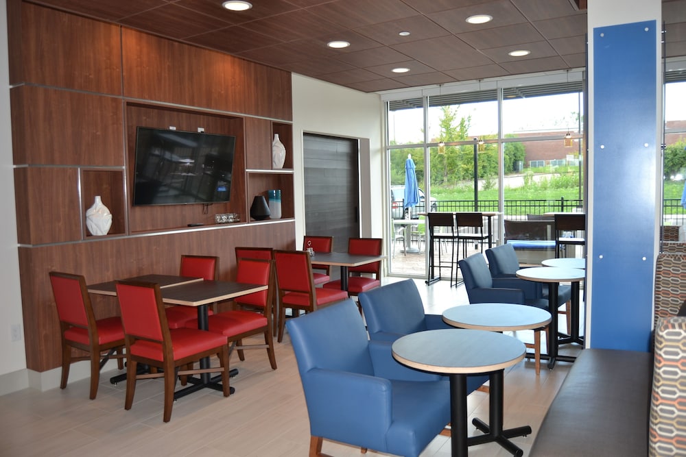 Holiday Inn Express & Suites Goodlettsville N - Nashville 44/54