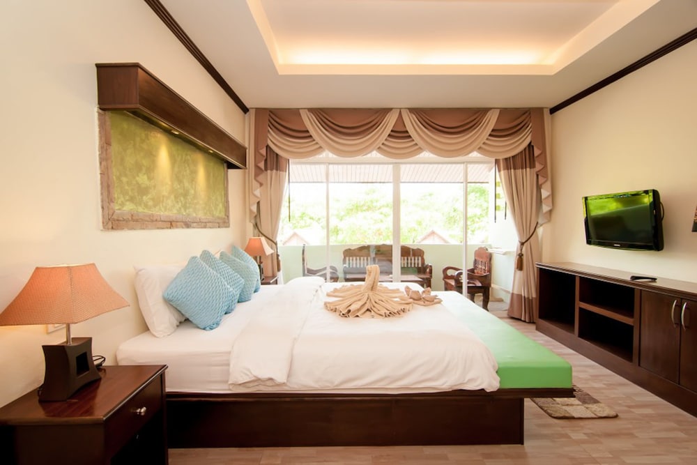 Varin Beach Resort 30/75
