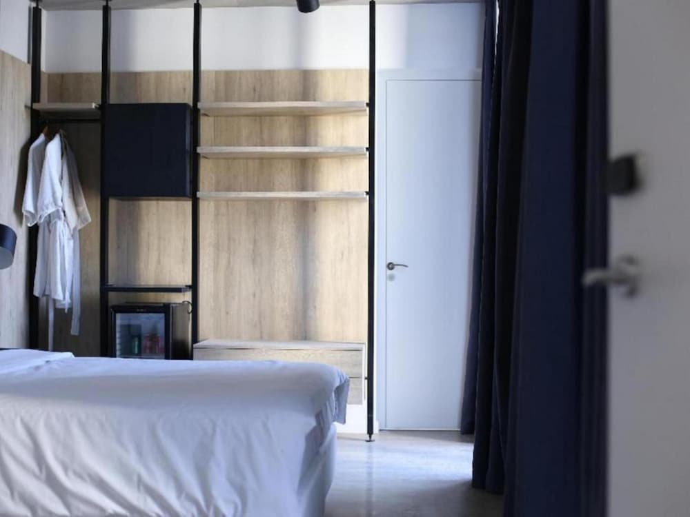 Krista Hotel Boutique 12/65