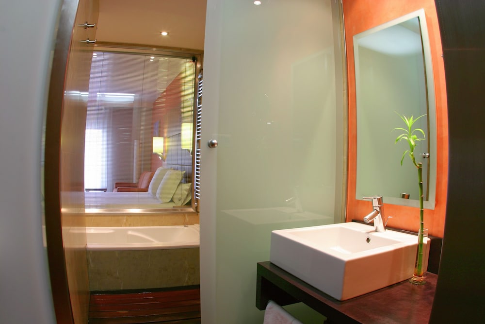 Hotel Num 22/53