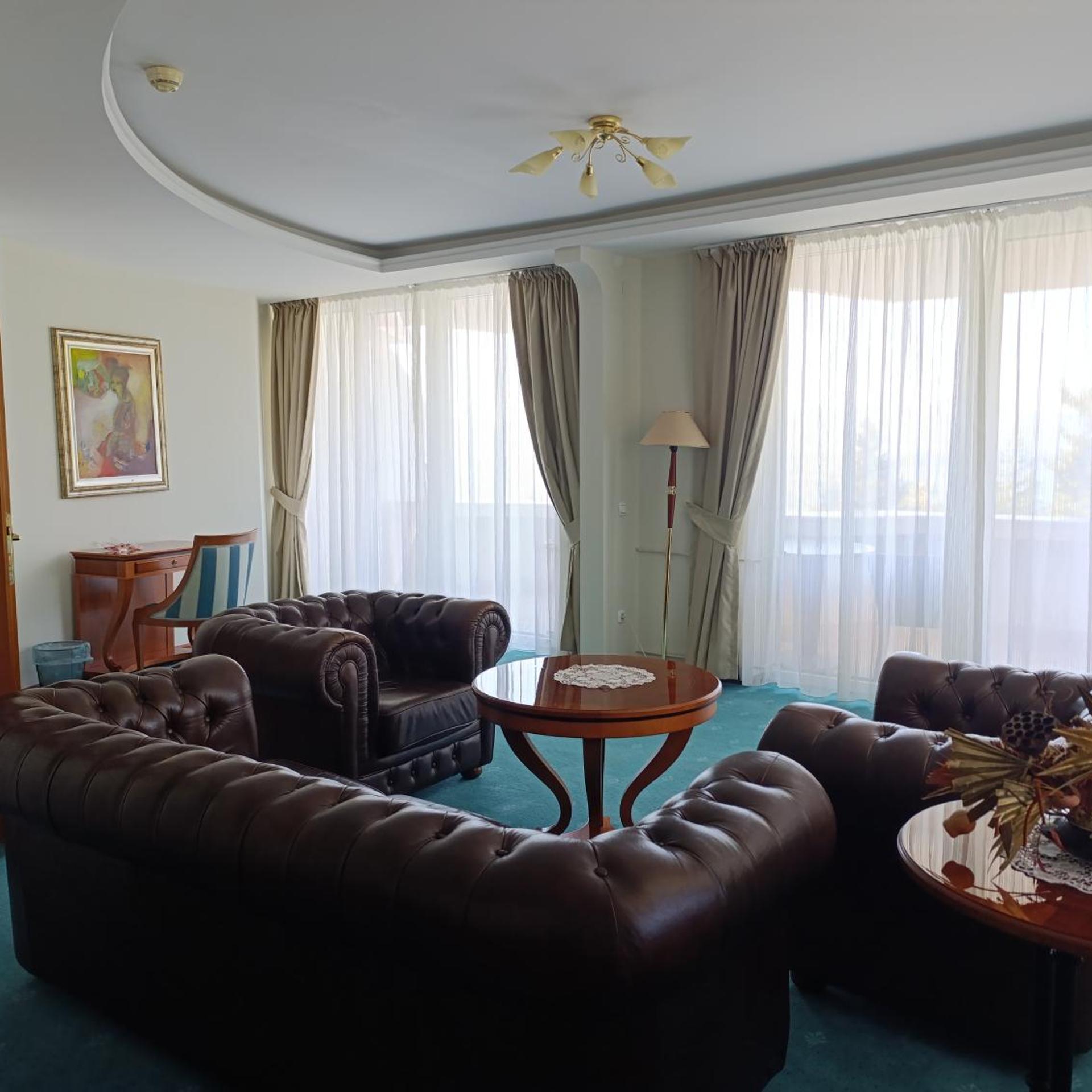 Metropol Hotel 31/54