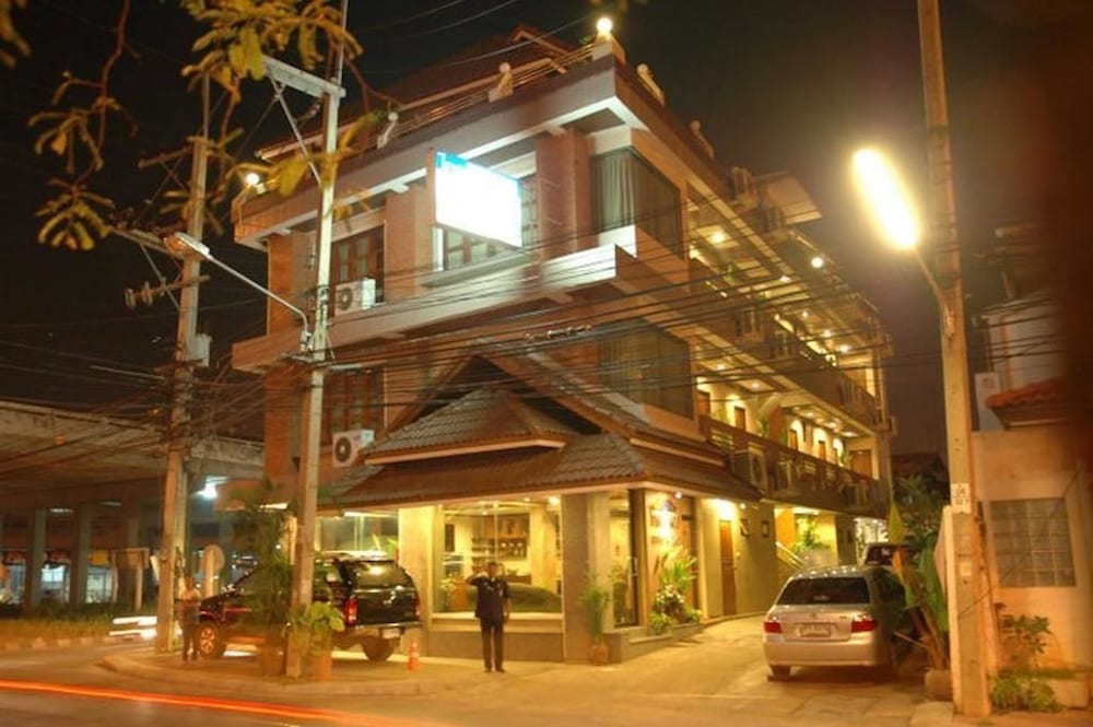 Kraisaeng Place 1/18