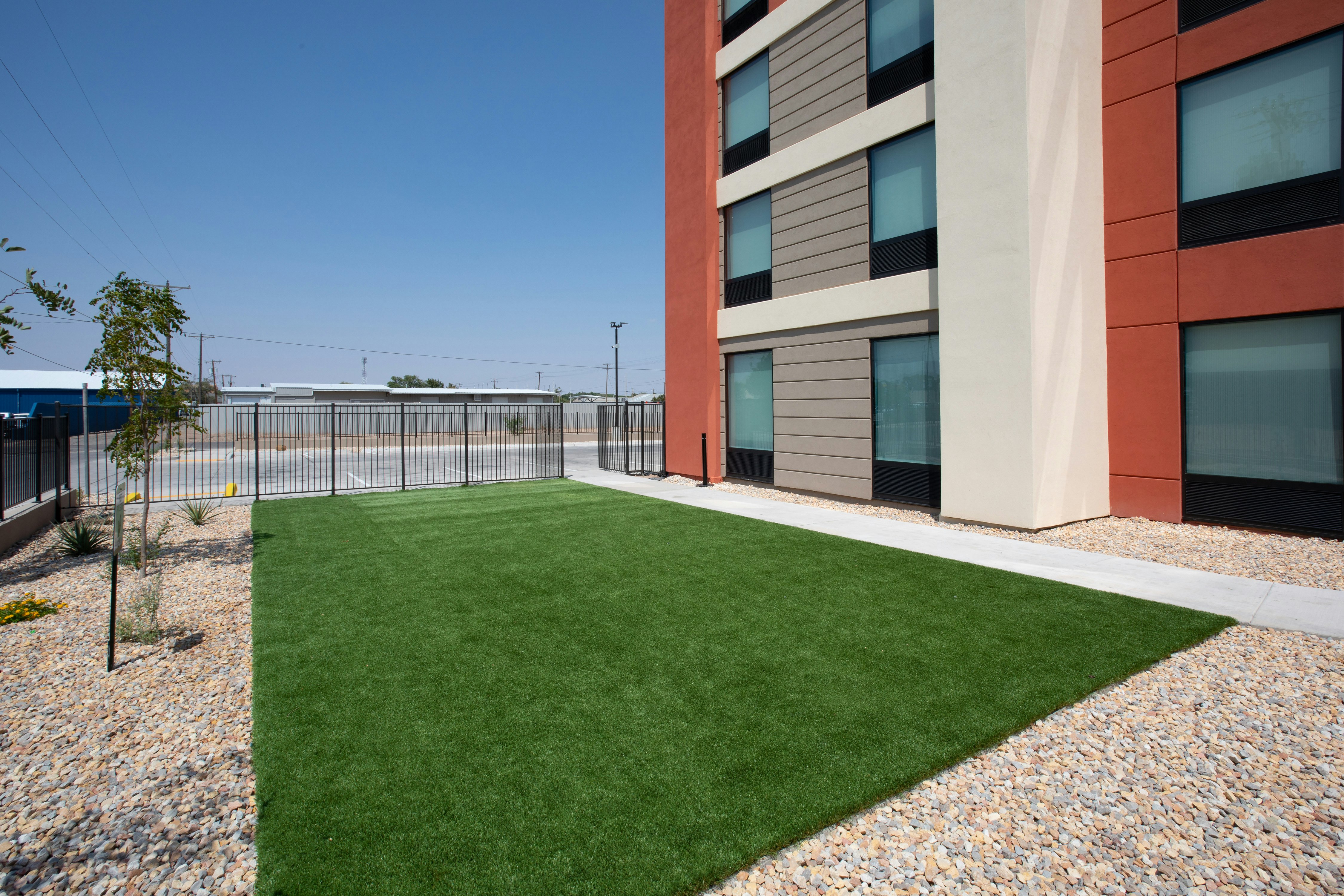 Home2 Suites By Hilton Roswell Nm 17/17