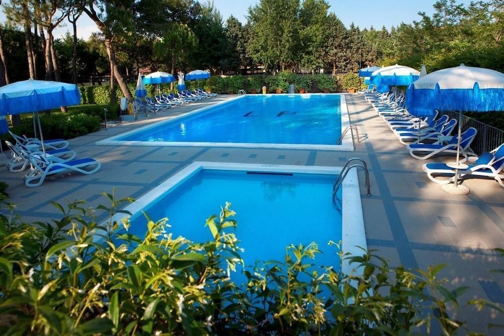 APARTHOTEL LA PINETA 28/32