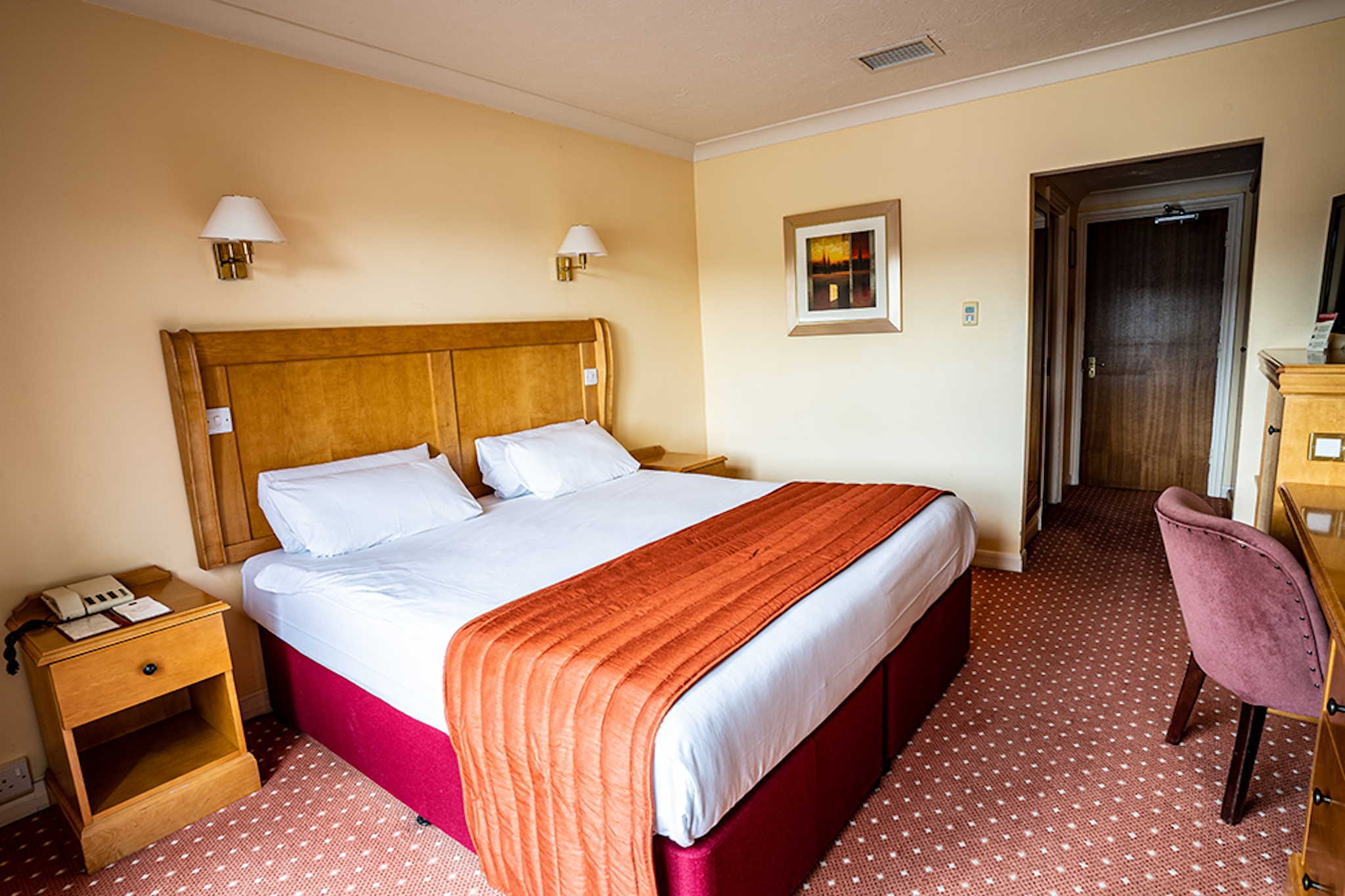 Lakeside International Hotel 7/10