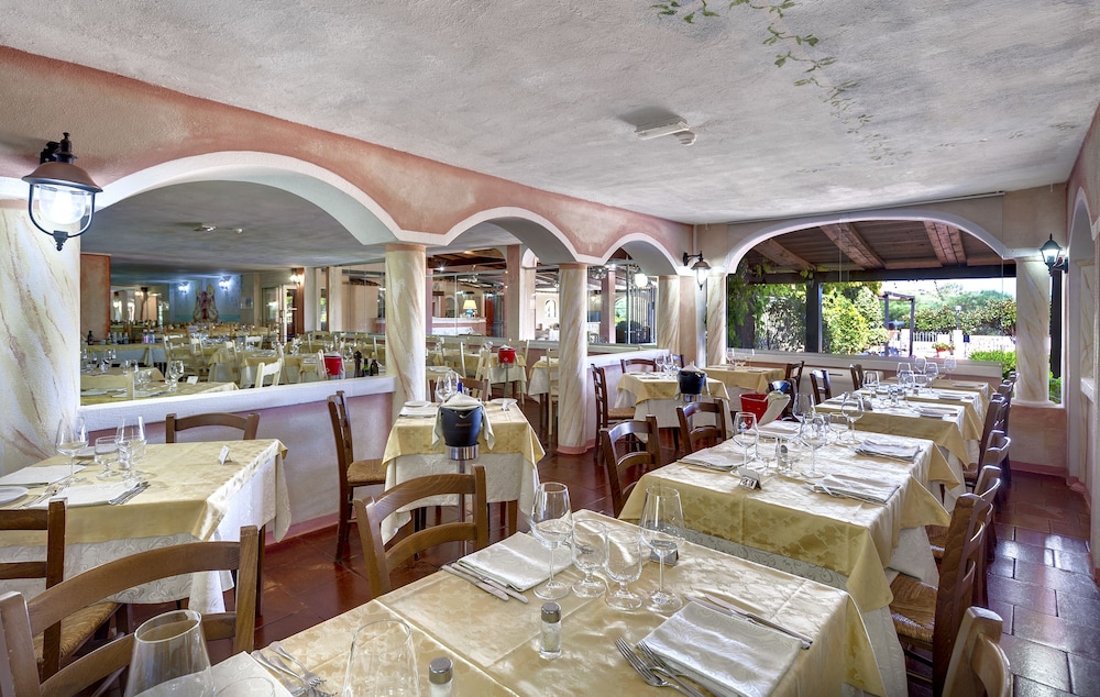 Colonna Beach Hotel 30/50