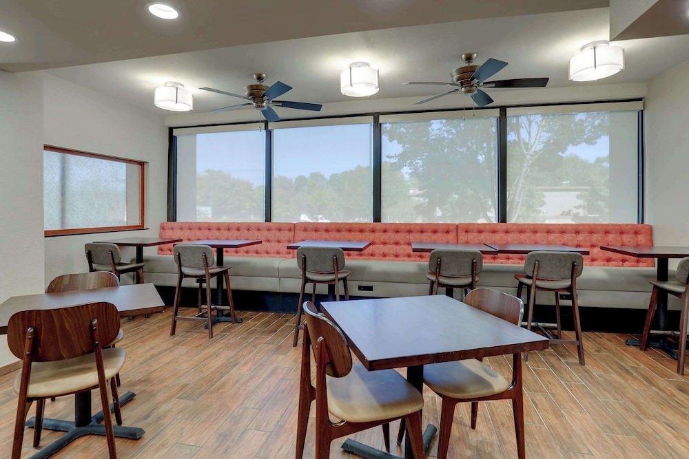Drury Inn & Suites Charlotte University Place 34/50