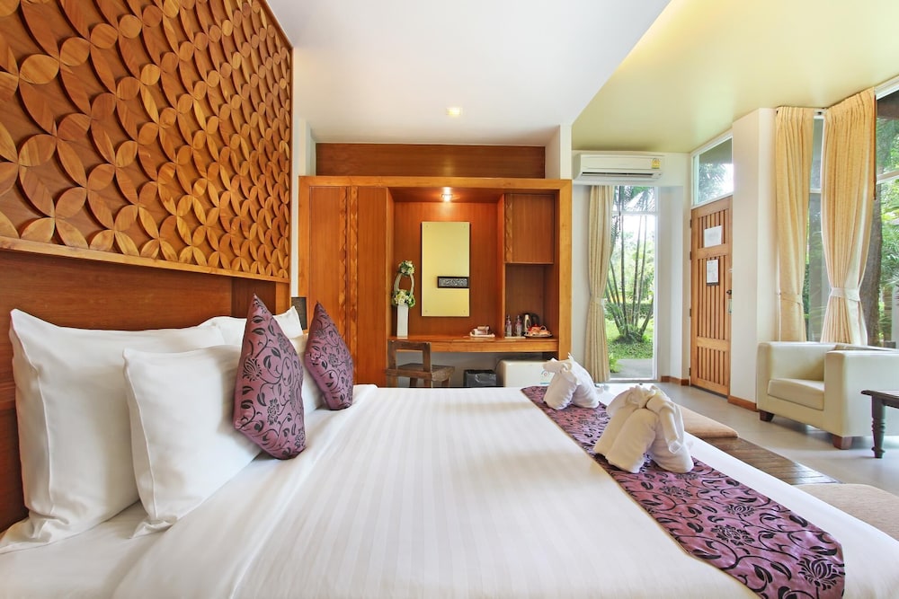 Nana Resort Kaengkrachan 25/65