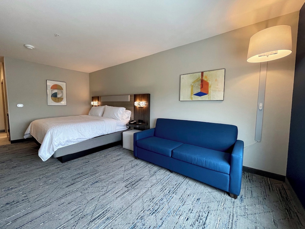 Holiday Inn Express & Suites Ft. Smith Airport, an IHG Hotel 21/75