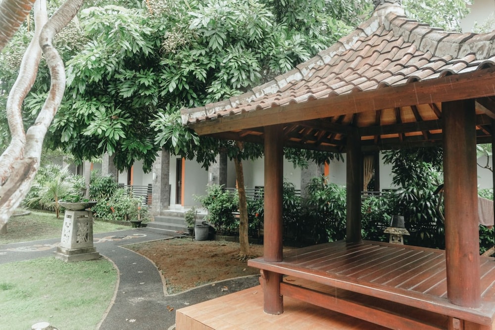 Hotel Diana 2 5/21