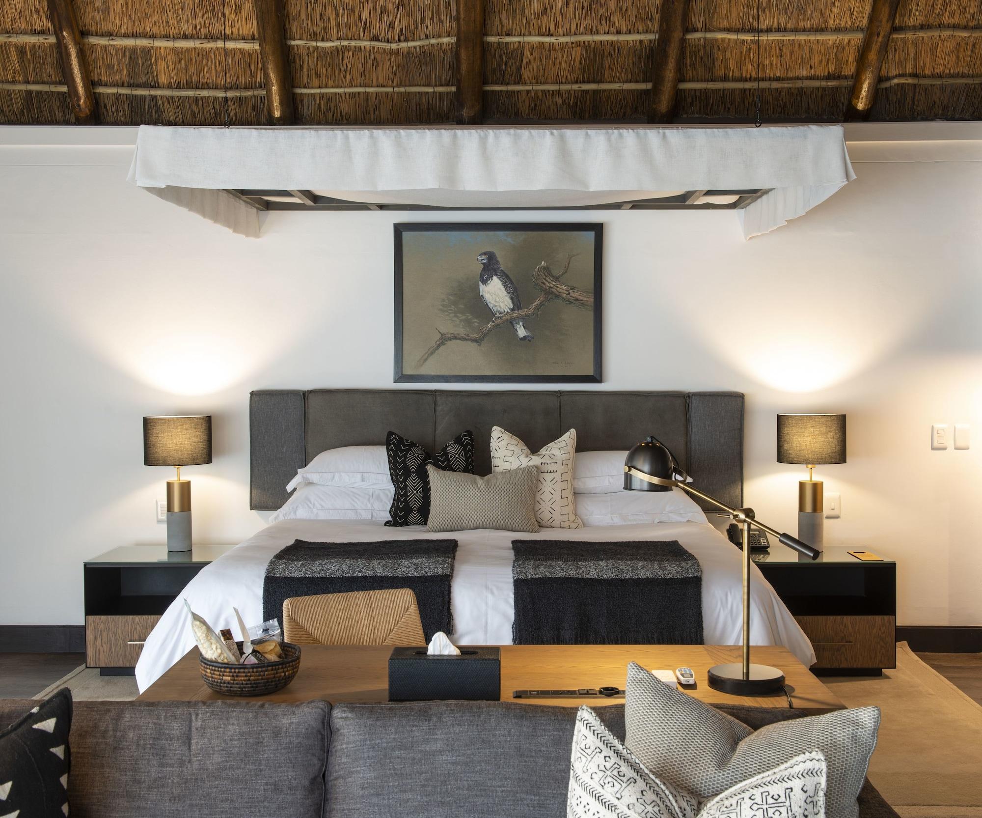 Shamwari Game Reserve - Eagles Crag 27/55