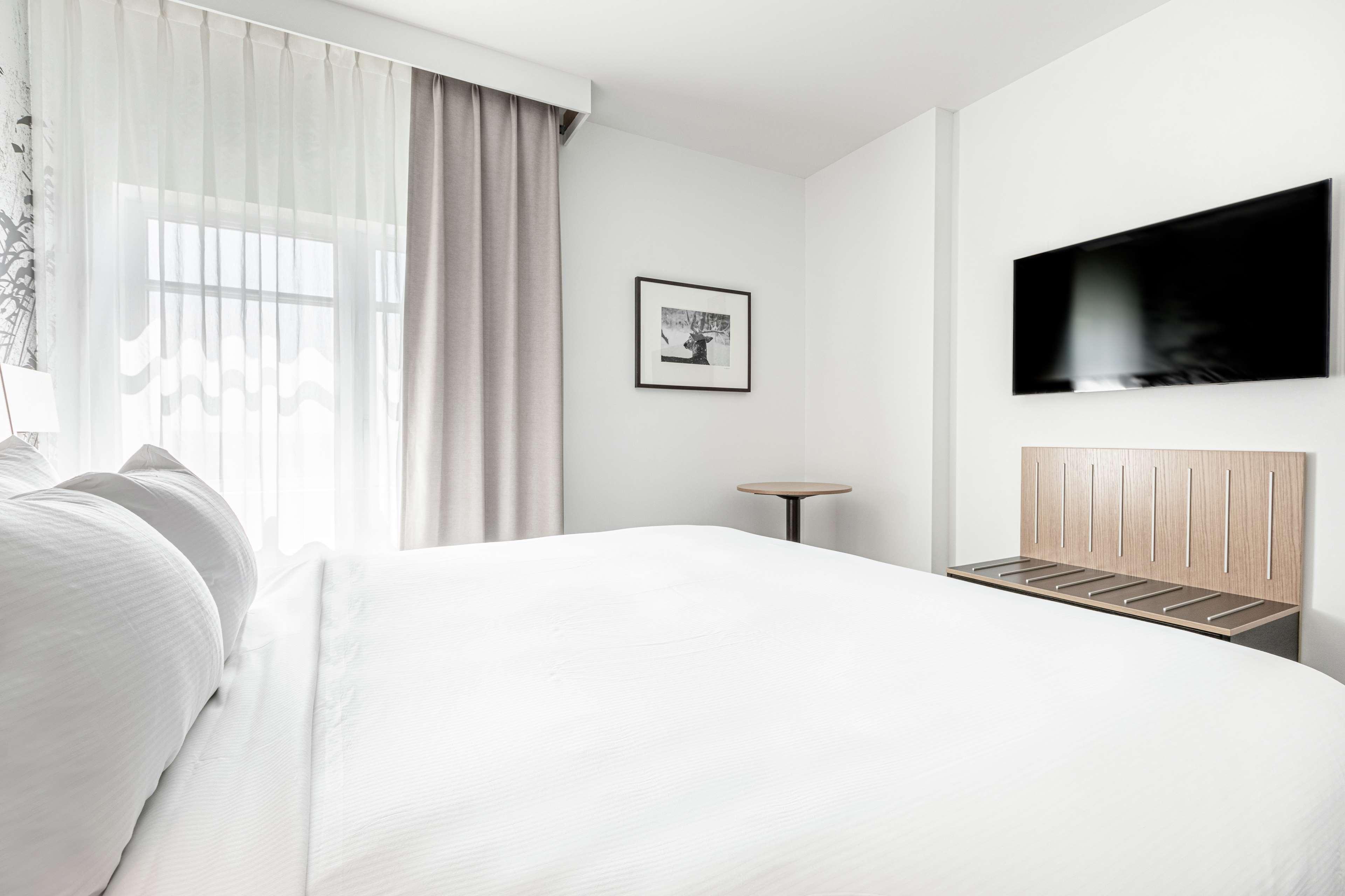 1 BEDROOM, SUITE, KING BED, GOLF COURSE VIEW
