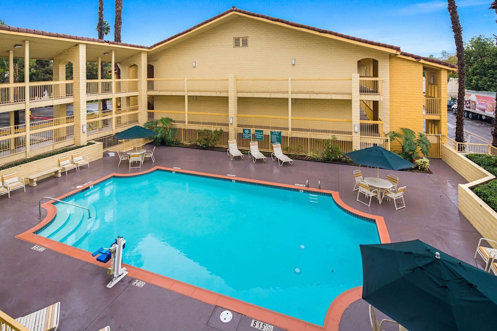 Days Inn by Wyndham San Diego Vista 6/46
