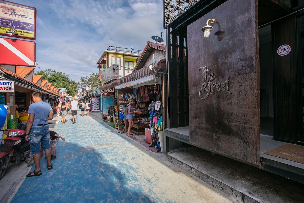 The Street Hostel Koh Lipe - Adult Only 36/42