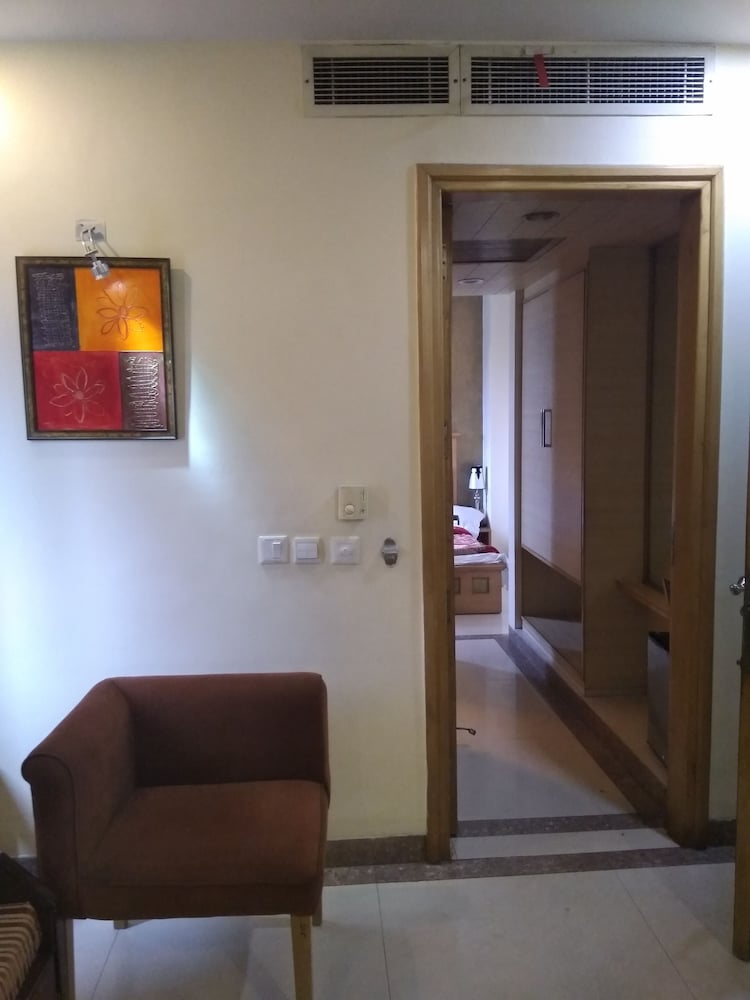 Hotel Rajshree 14/44