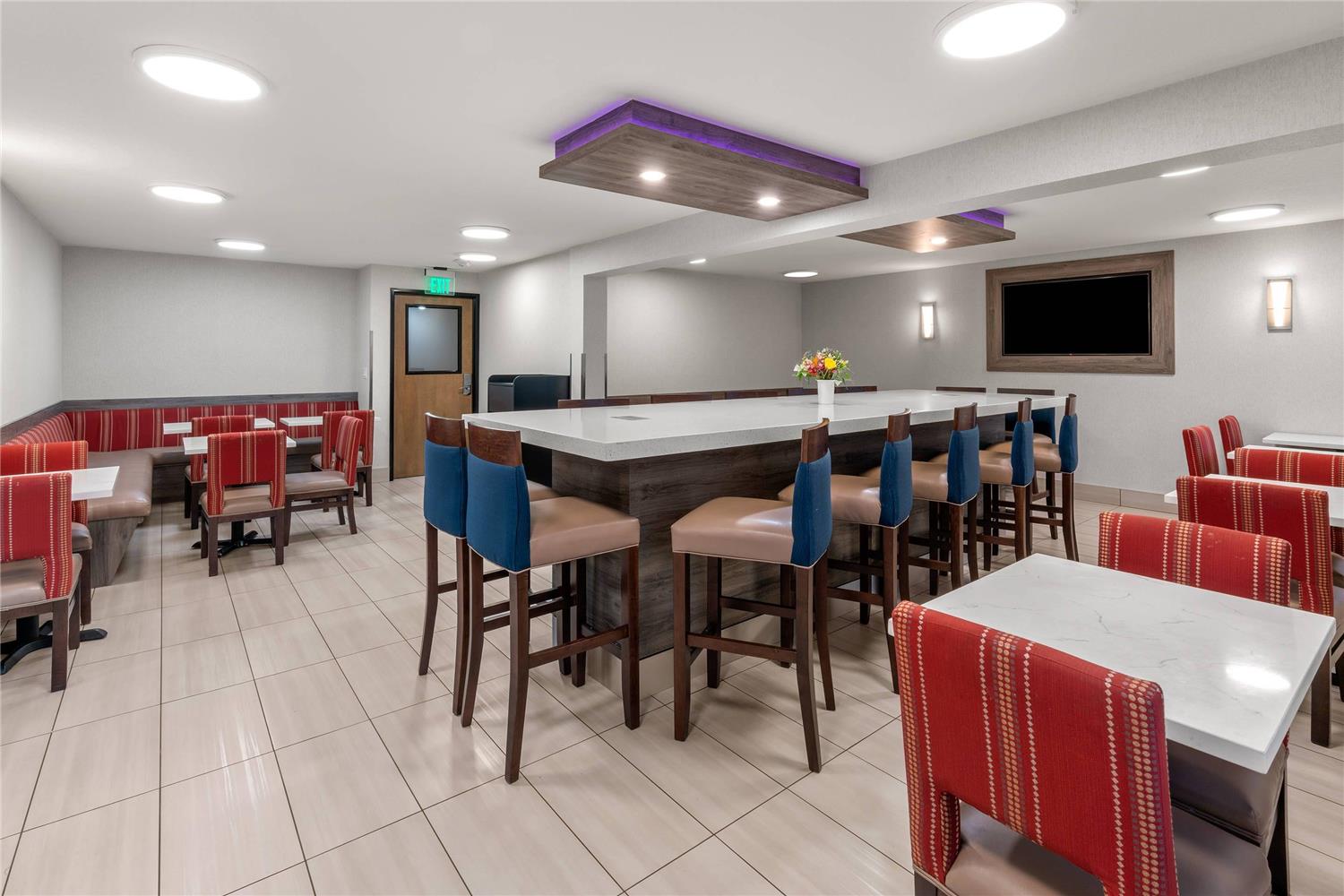 Comfort Inn & Suites Beaverton - Portland West 35/41
