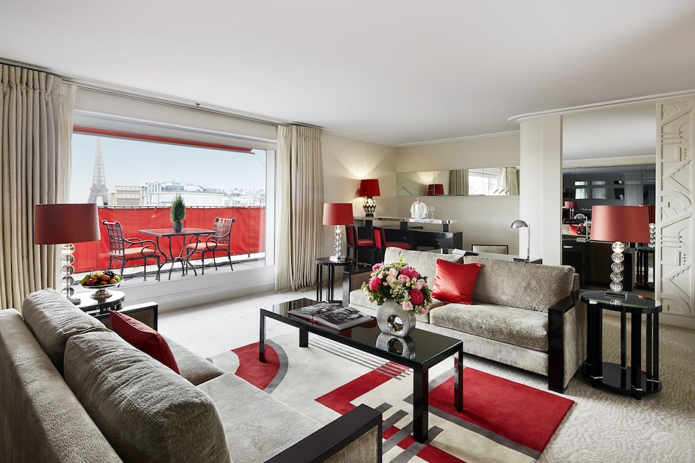 Hotel Plaza Athenee 50/79