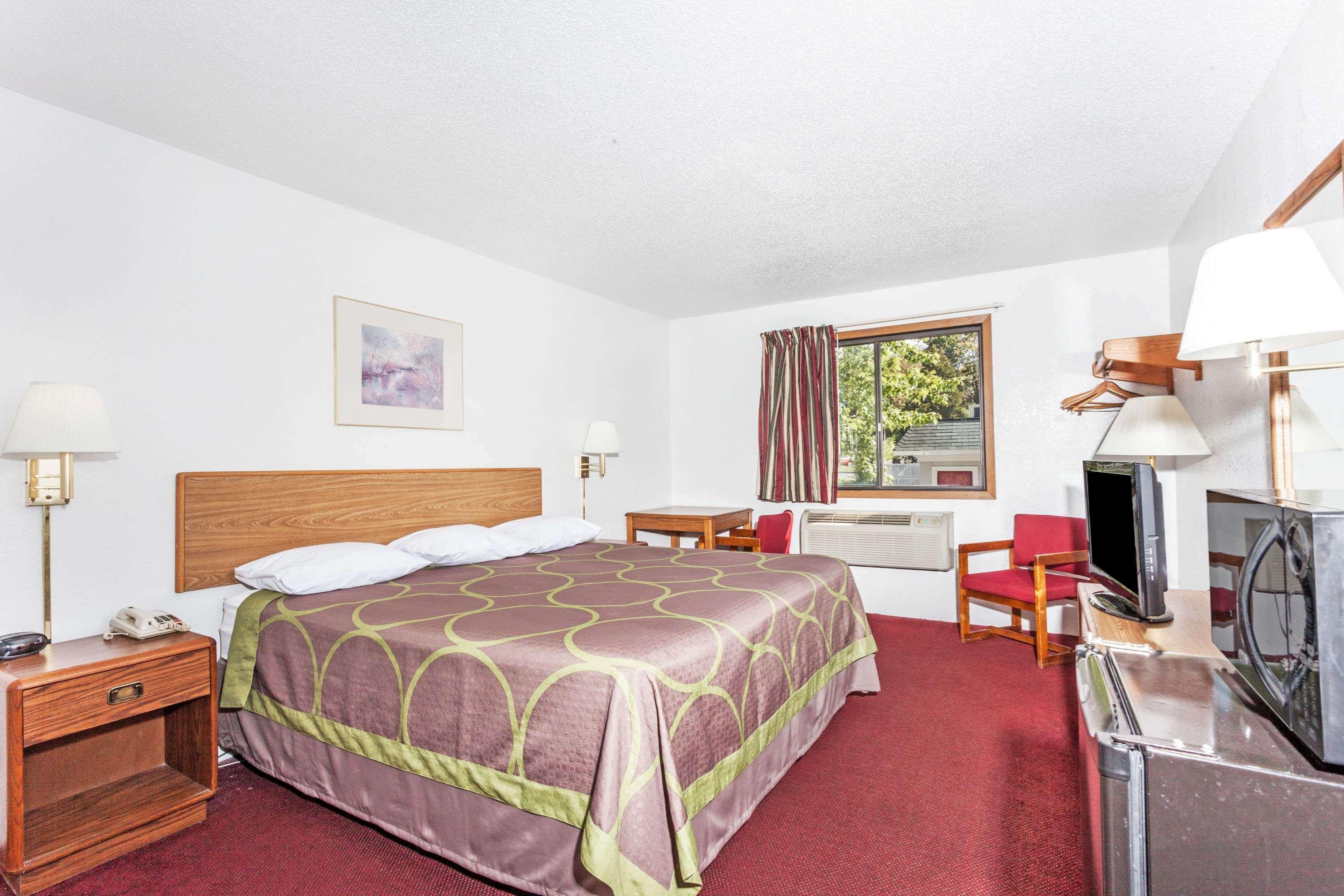 Super 8 by Wyndham Winchester VA 9/16