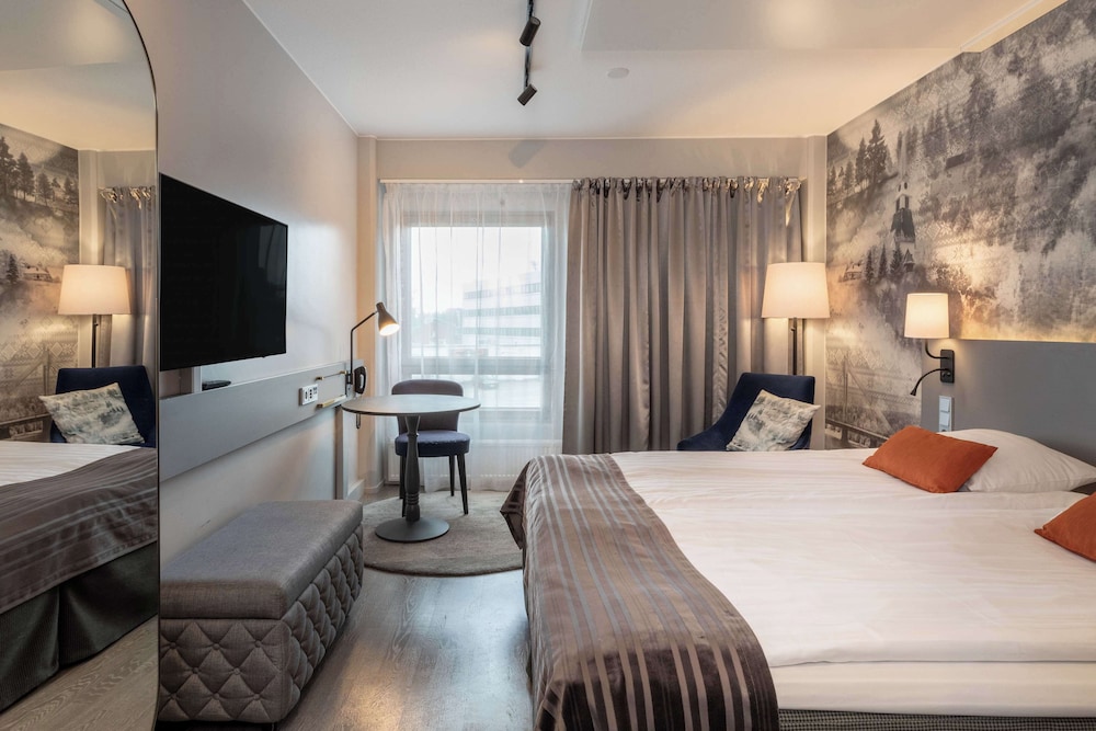ROOM, KING BED
