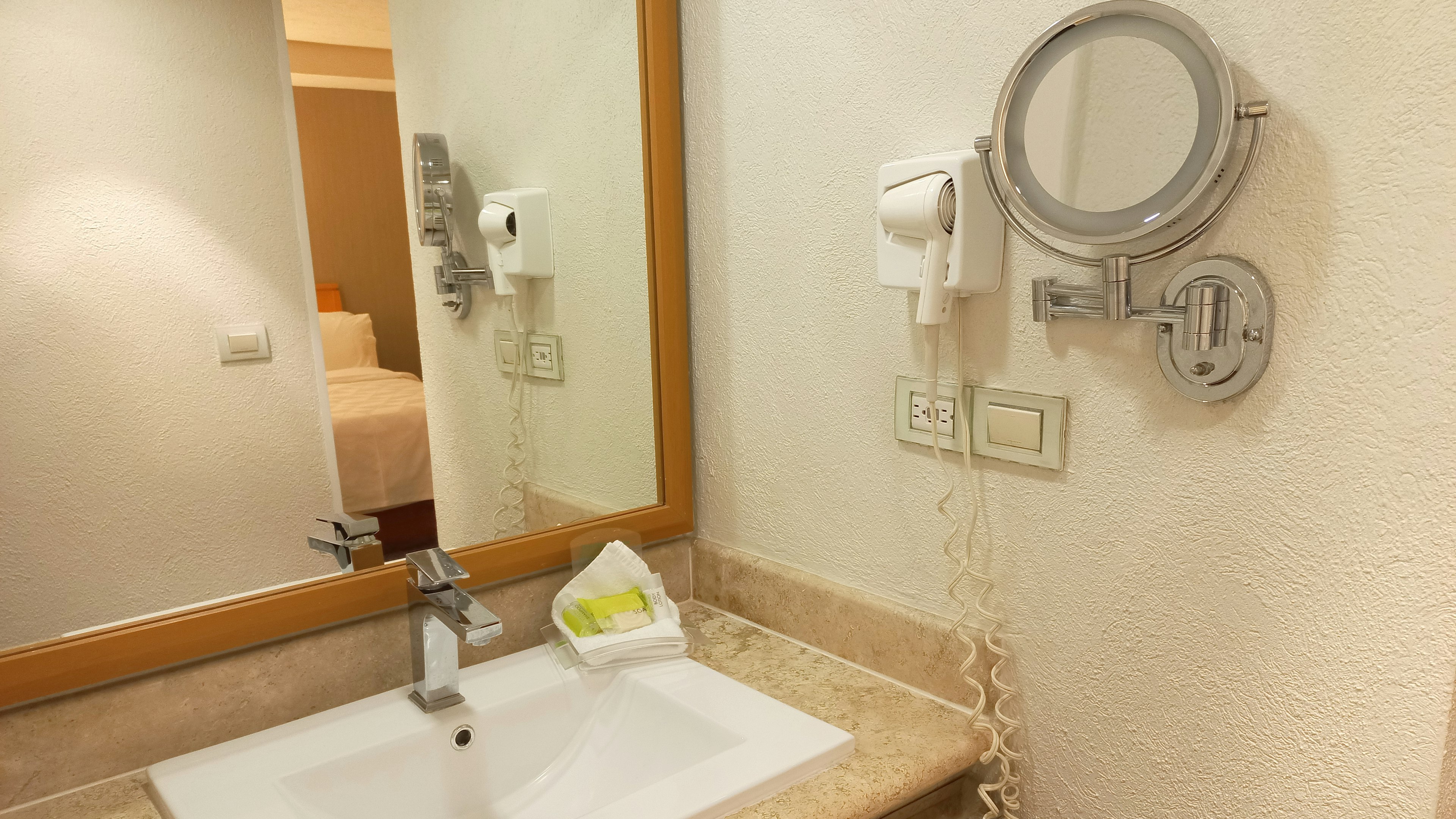 Holiday Inn Cuernavaca 50/50
