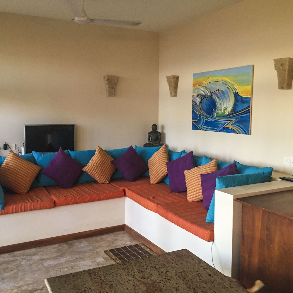 Chillax Villas 25/50