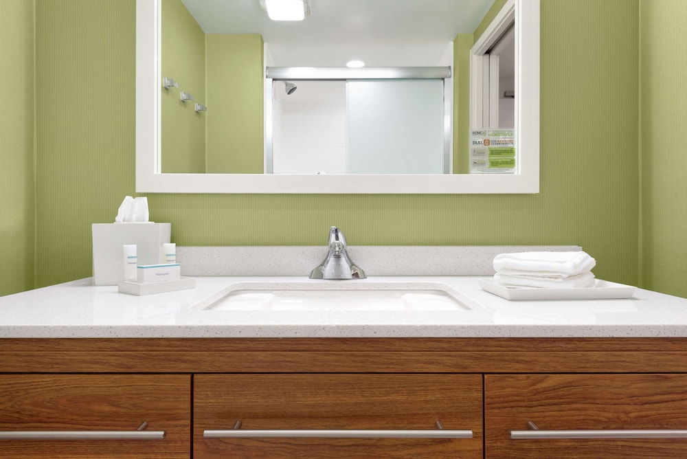 Home2 Suites By Hilton Milwaukee Airport 13/41