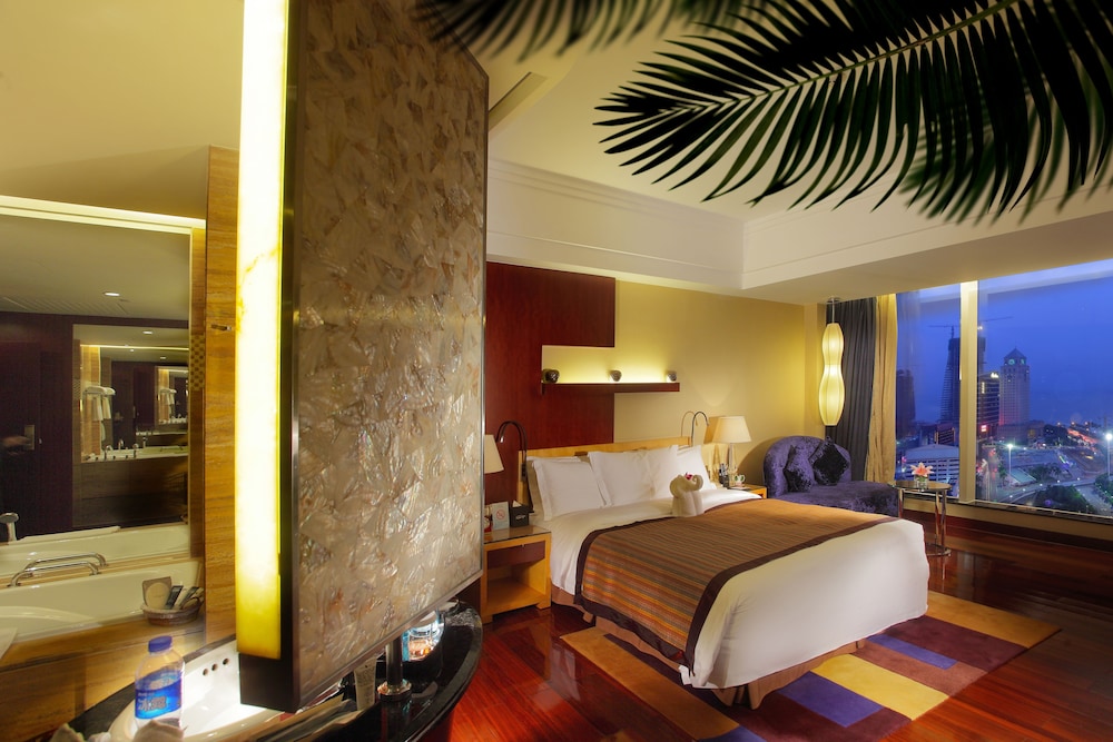 Zhuhai Charming Holiday Hotel 20/40