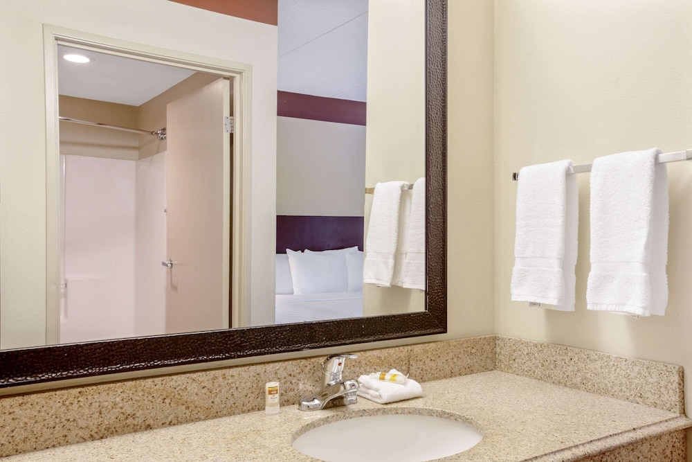 La Quinta Inn and Suites by Wyndham Miami Cutler Bay 22/45