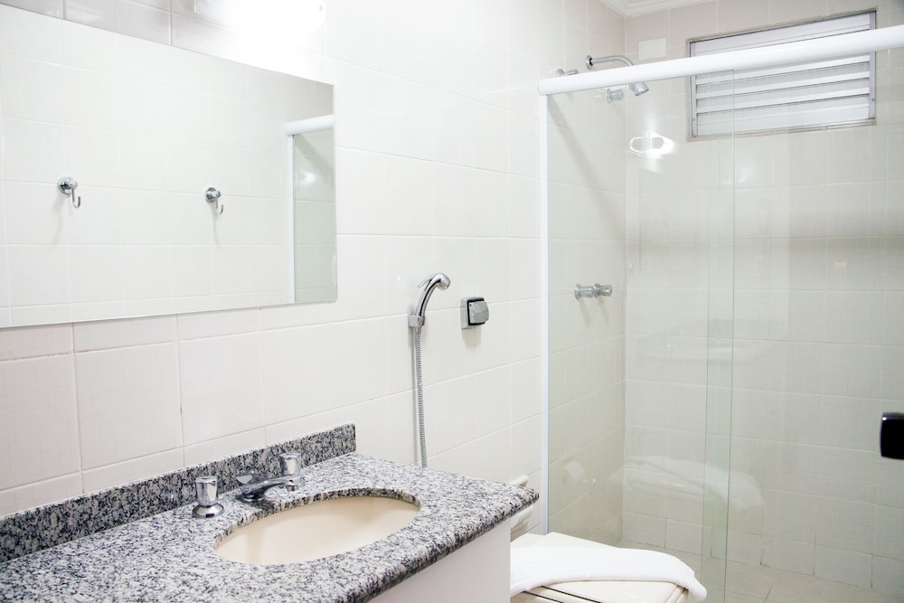 Biazi Plaza Hotel 25/28