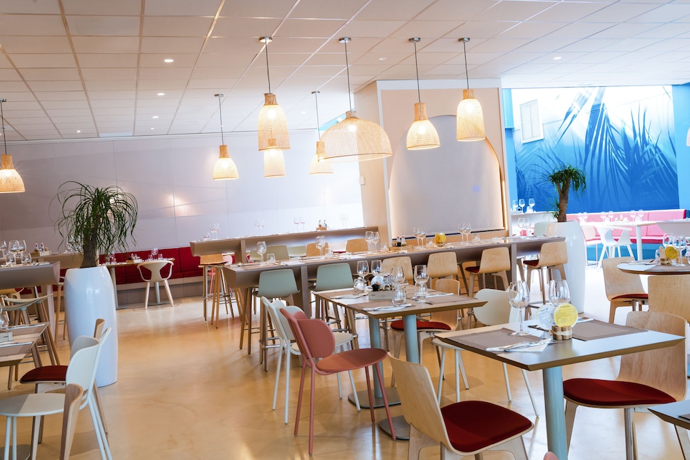 restaurant cafeteria
