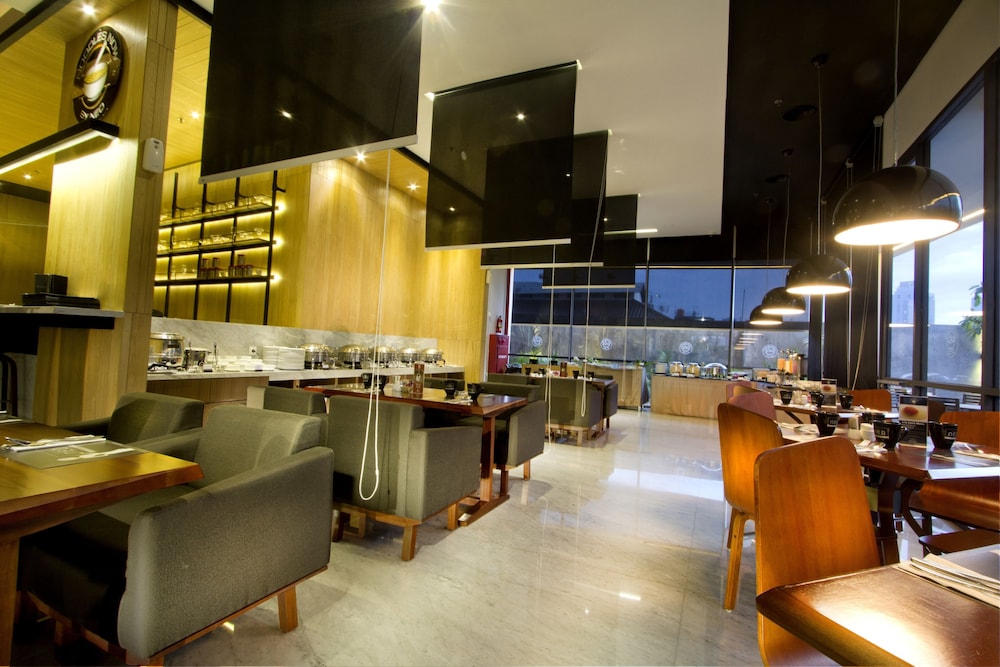Hotel Neo Tendean 13/20