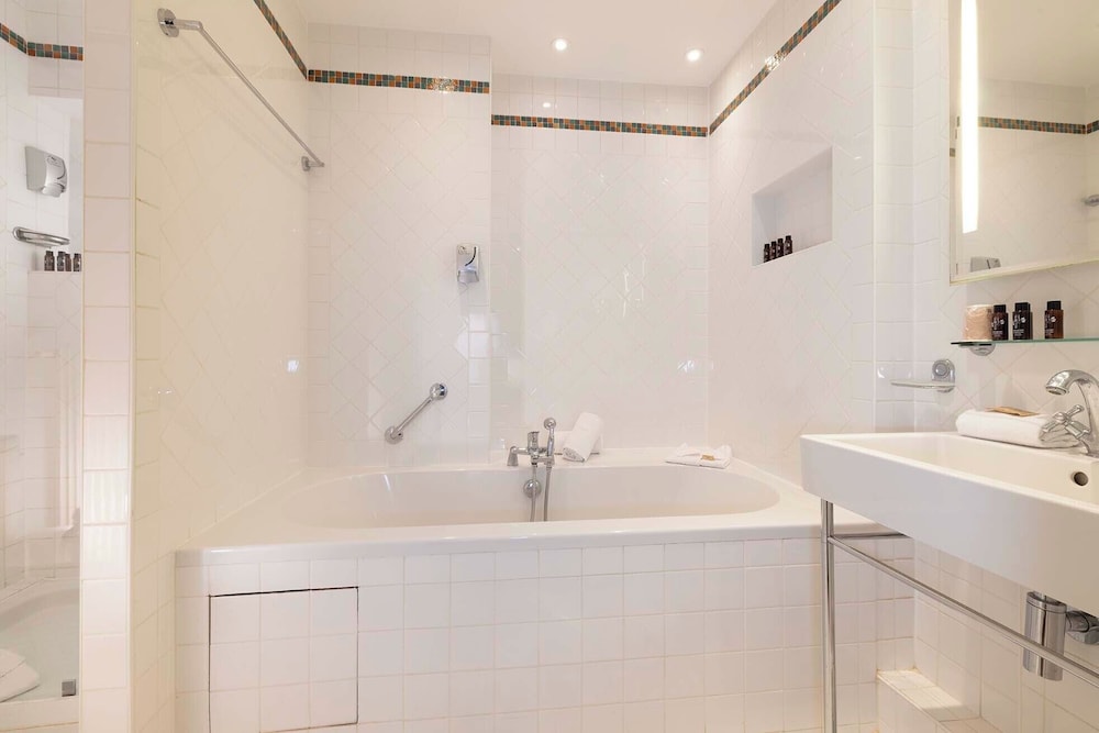 HOTEL SAINT PIERRE 50/50