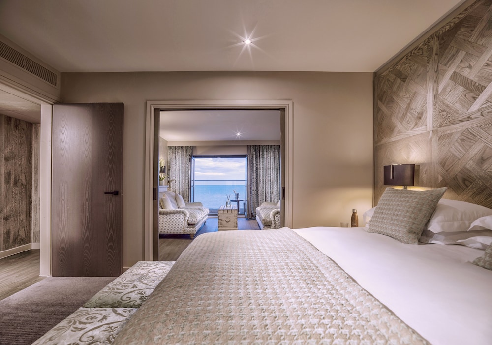SUITE, KING BED, SEA VIEW