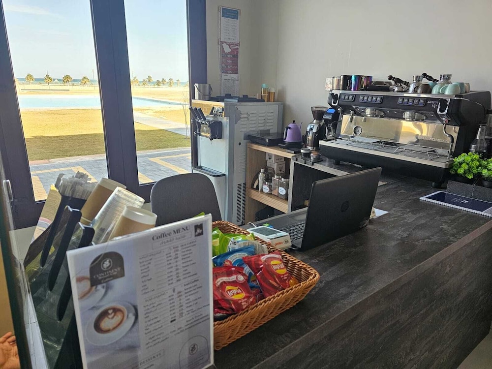 فندق كونتينينت العقير(Continent Hotel Al Uqayr) 24/35