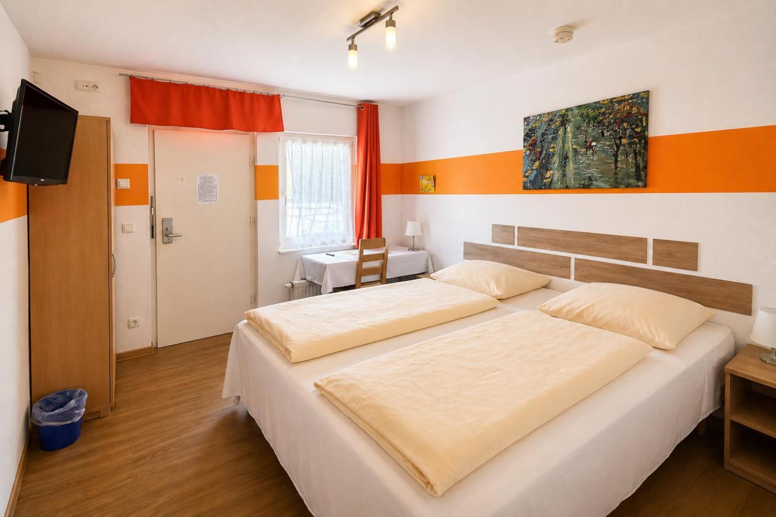 i-Motel 16/50