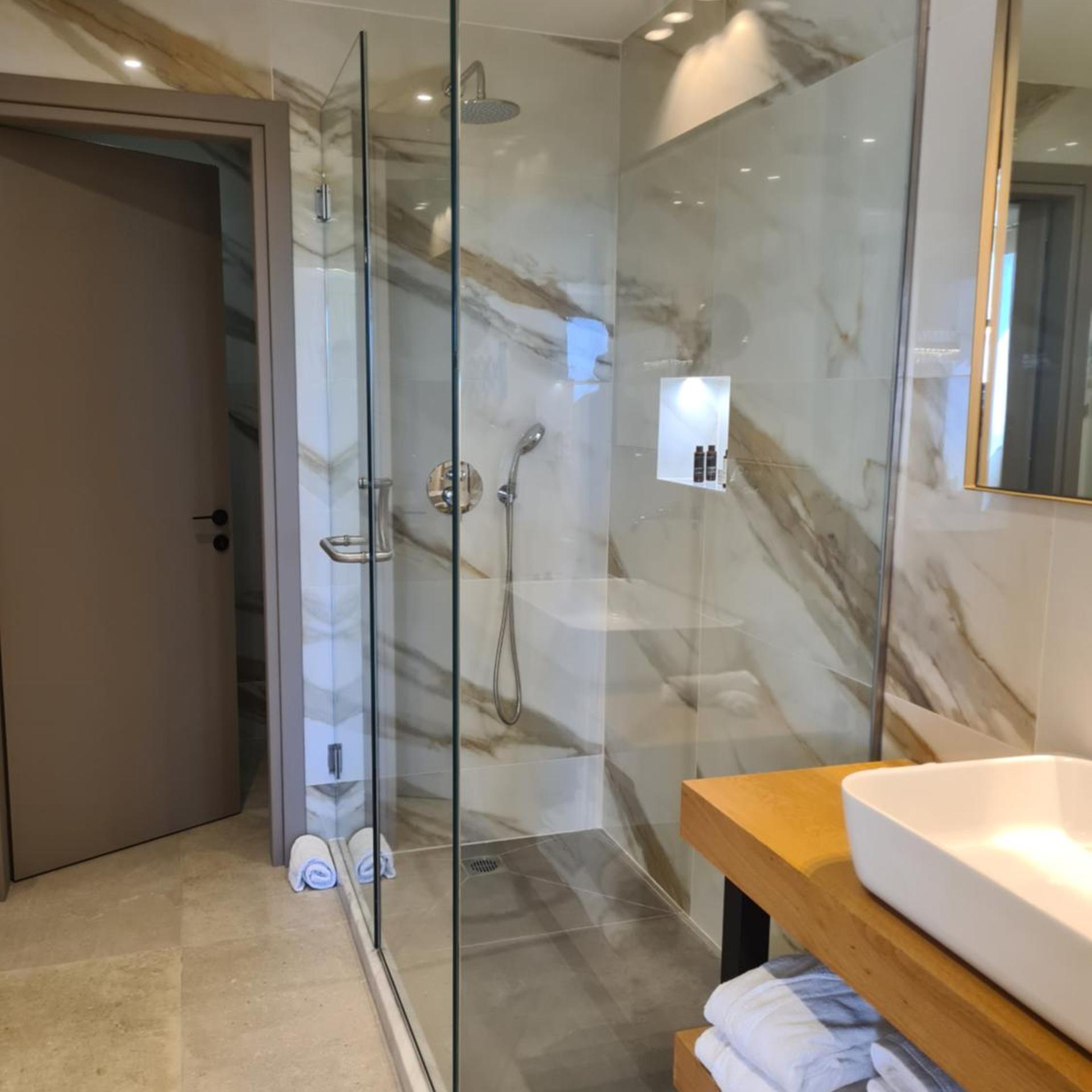 Galaxy, Suite, Pool View, Outdoor Jetted Tub
