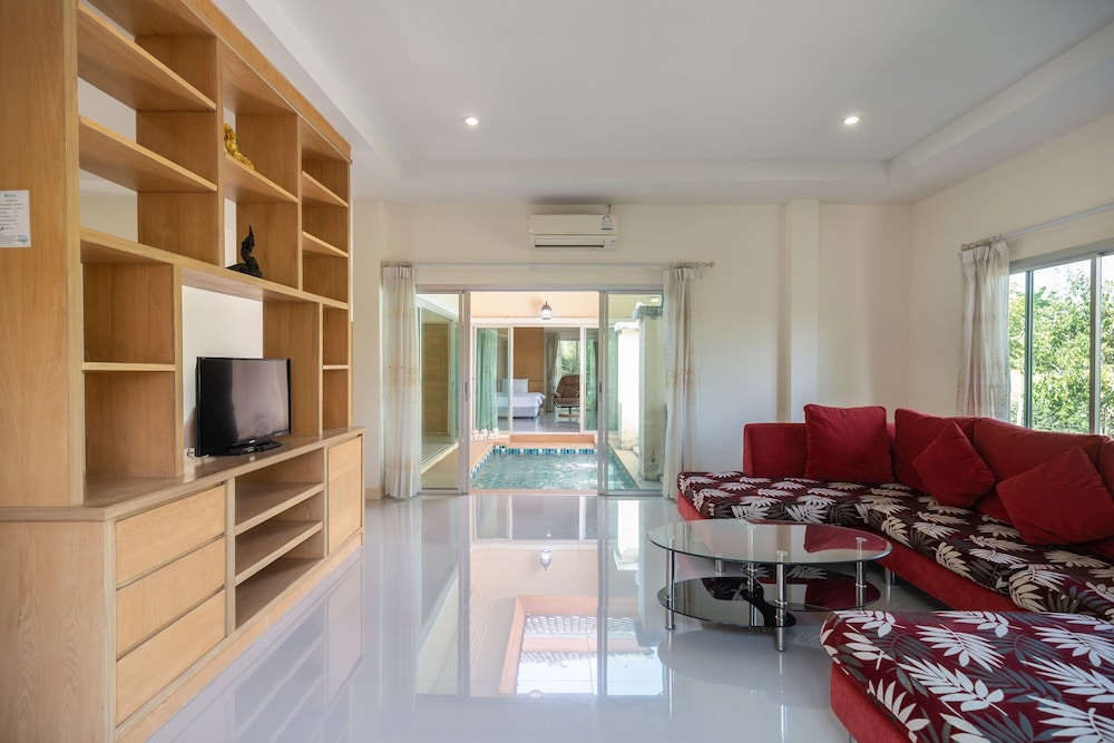Thara Cholapruek Resort 20/50