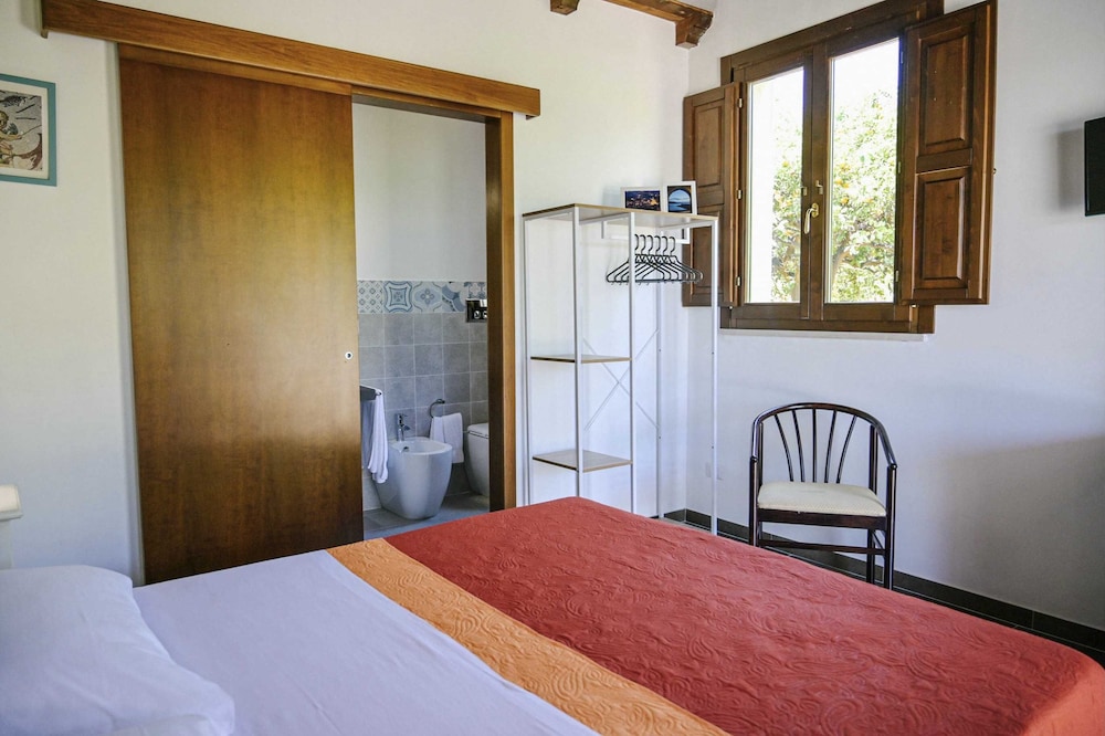 Agriturismo Alle Riserve Cavagrande 18/50