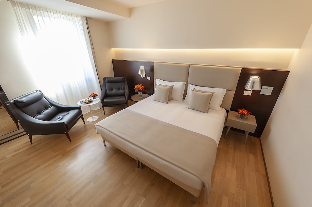 La Reggia Sporting Center Hotel 6/56