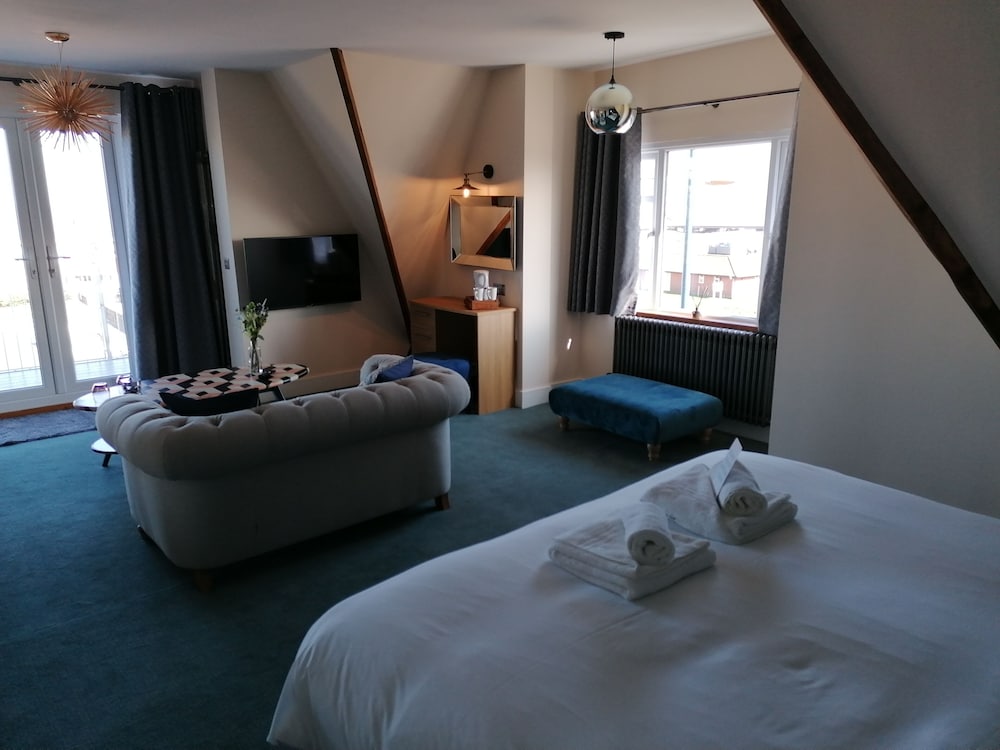 Marine Lodge 23/50