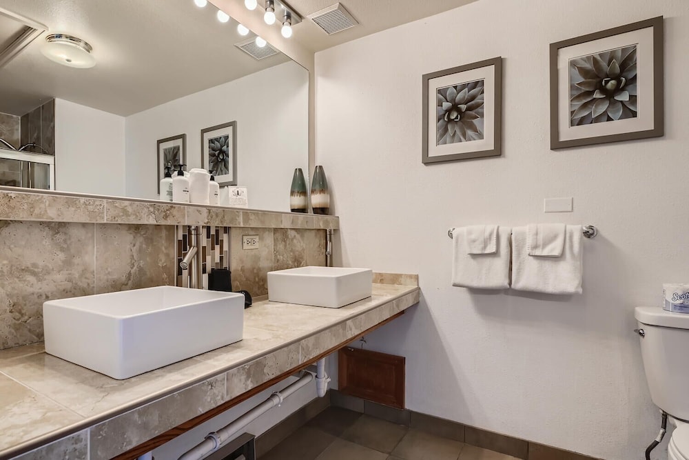 JC Suites 38/43